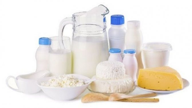 Одно из первых, что можно кушать после кесарева сечения кормящей маме, это кисломолочные продукты.