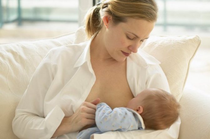 После принятия лекарства надо выждать хотя бы 2 часа, чтобы малышу попала меньшая концентрация препарата в грудном молоке.