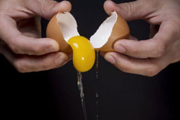 Разбивание яйца